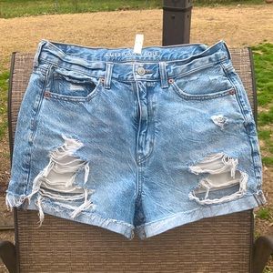 American Eagle high-waisted mom jean short